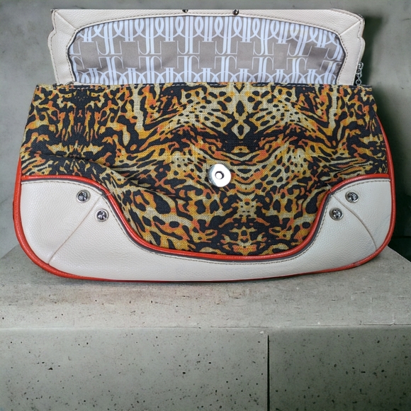 Jennifer Lopez JLO Cheetah Print Clutch Purse Magnetic Closure. Zip Pockets. - Picture 2 of 14